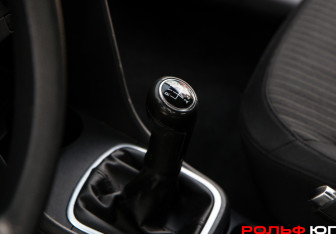 Подержанный автомобиль Volkswagen Polo Sedan 2010 года (12 фото)
