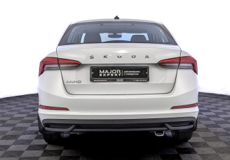 Подержанный автомобиль Skoda Rapid Liftback 2021 года (6 фото)