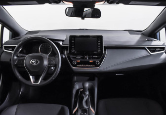 Подержанный автомобиль Toyota Corolla Sedan 2021 года (10 фото)