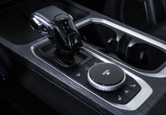 Подержанный автомобиль Jaecoo J7 2023 года (18 фото)