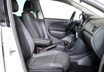 Подержанный автомобиль Volkswagen Polo Sedan 2018 года (11 фото)