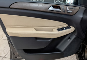 Подержанный автомобиль Mercedes-Benz GLE 2016 года (19 фото)