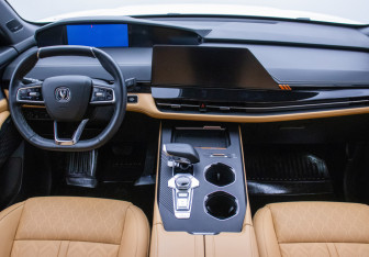 Подержанный автомобиль Changan UNI-K 2024 года (13 фото)