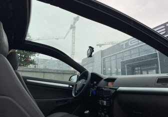 Подержанный автомобиль Opel Astra Hatchback 2010 года (22 фото)