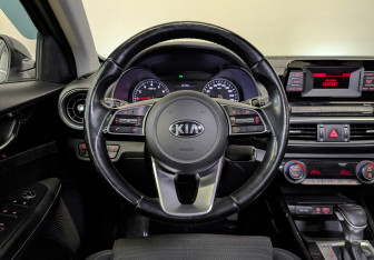 Подержанный автомобиль Kia Cerato Sedan 2019 года (22 фото)