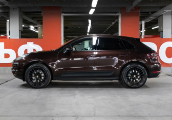 Подержанный автомобиль Porsche Macan 2015 года (8 фото)