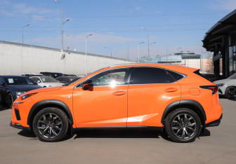 Подержанный автомобиль Lexus NX 2019 года (8 фото)