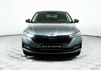 Подержанный автомобиль Skoda Octavia Liftback 2021 года (2 фото)