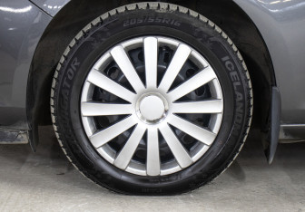 Подержанный автомобиль Opel Astra Hatchback 2011 года (23 фото)