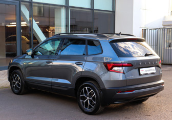 Подержанный автомобиль Skoda Karoq 2021 года (6 фото)