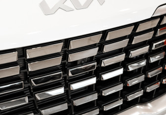 Новый Kia Carnival 2023 (8 фото)