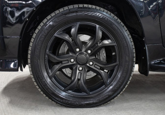 Подержанный автомобиль Toyota Land Cruiser Suv 2016 года (28 фото)