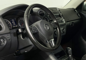 Подержанный автомобиль Volkswagen Tiguan 2014 года (10 фото)