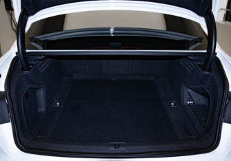 Подержанный автомобиль Audi A4 Sedan 2018 года (31 фото)