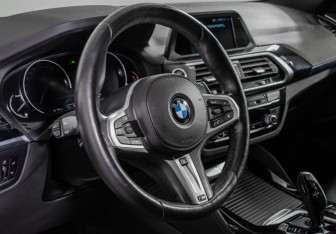 Подержанный автомобиль BMW X4 2018 года (15 фото)