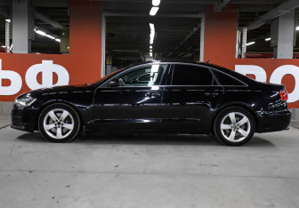 Подержанный автомобиль Audi A6 Sedan 2011 года (8 фото)