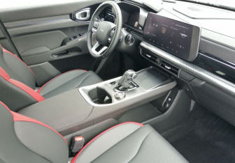 Подержанный автомобиль Haval H3 2024 года (9 фото)