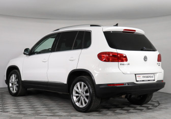 Подержанный автомобиль Volkswagen Tiguan 2011 года (7 фото)