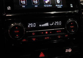 Подержанный автомобиль Mitsubishi Pajero Sport 2017 года (13 фото)