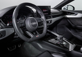 Подержанный автомобиль Audi A5 Liftback 2020 года (14 фото)