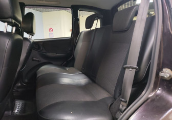 Подержанный автомобиль Chevrolet Niva 2010 года (11 фото)