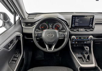 Подержанный автомобиль Toyota RAV4 2019 года (21 фото)