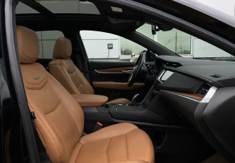 Подержанный автомобиль Cadillac XT5 2021 года (27 фото)