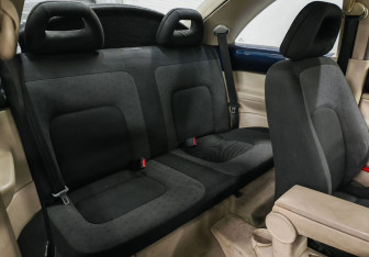 Подержанный автомобиль Volkswagen Beetle Hatchback 1999 года (14 фото)