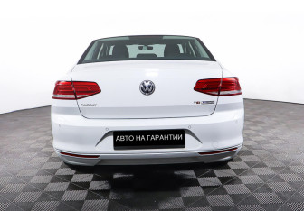 Подержанный автомобиль Volkswagen Passat Sedan 2016 года (6 фото)