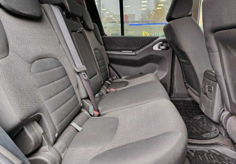 Подержанный автомобиль Nissan Pathfinder 2012 года (11 фото)