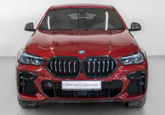 Подержанный автомобиль BMW X6 2021 года (2 фото)