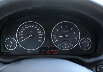 Подержанный автомобиль BMW X3 2014 года (12 фото)