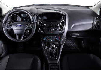 Подержанный автомобиль Ford Focus Sedan 2017 года (10 фото)