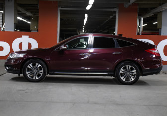 Подержанный автомобиль Honda Crosstour 2012 года (8 фото)