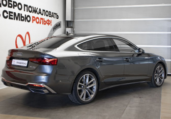 Подержанный автомобиль Audi A5 Liftback 2023 года (4 фото)