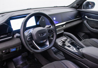 Подержанный автомобиль Geely Monjaro 2024 года (9 фото)