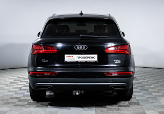 Подержанный автомобиль Audi Q5 2017 года (6 фото)