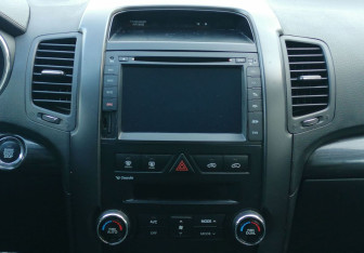 Подержанный автомобиль Kia Sorento 2012 года (15 фото)