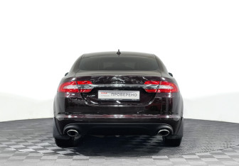 Подержанный автомобиль Jaguar XF Sedan 2014 года (6 фото)