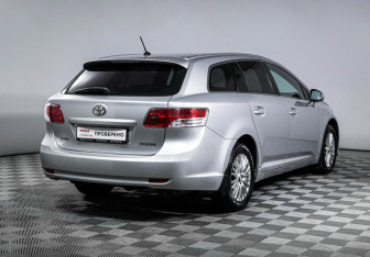 Подержанный автомобиль Toyota Avensis Wagon 2011 года (5 фото)
