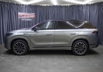 Подержанный автомобиль Jaecoo J8 2024 года (6 фото)