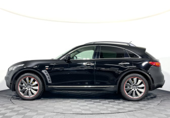 Подержанный автомобиль Infiniti FX 2010 года (8 фото)