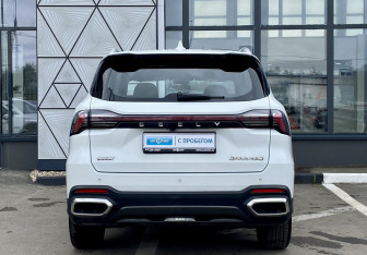 Подержанный автомобиль Geely Okavango 2024 года (6 фото)