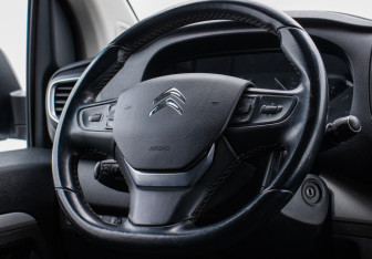 Подержанный автомобиль Citroen SpaceTourer 2021 года (13 фото)