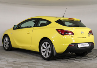 Подержанный автомобиль Opel Astra Hatchback 2014 года (7 фото)