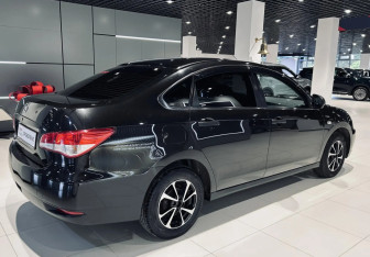 Подержанный автомобиль Nissan Almera Sedan 2015 года (4 фото)