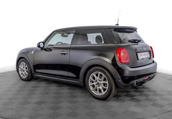 Подержанный автомобиль MINI Hatch 2016 года (7 фото)