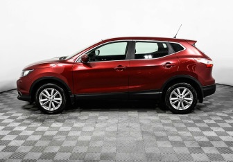 Подержанный автомобиль Nissan Qashqai 2015 года (3 фото)