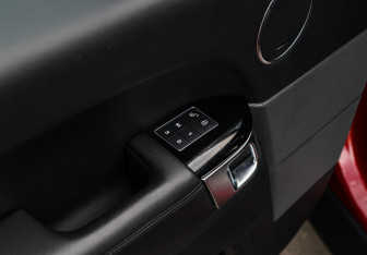 Подержанный автомобиль Land Rover Range Rover Sport 2020 года (22 фото)