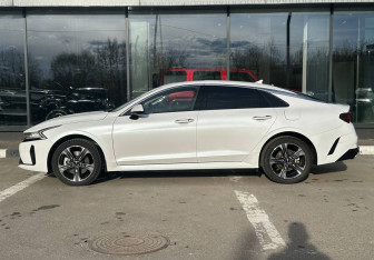 Подержанный автомобиль Kia K5 2024 года (8 фото)